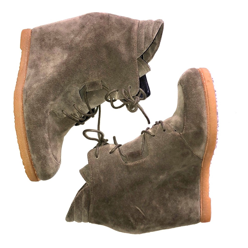 STUART WEITZMAN